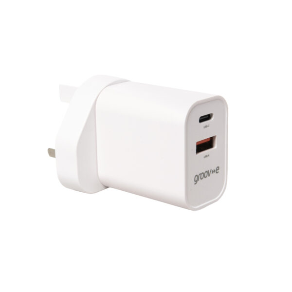 Groov-e GVMA113WE USB-C & USB-A Mains Charger 20W with Worldwide Travel Adaptors - White