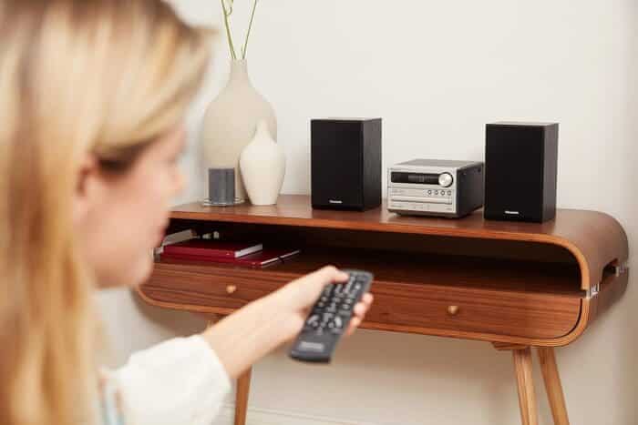 Panasonic PM250BEBS 20W Bluetooth Micro Hi-FI CD System: Stream Wirelessly - Image 4