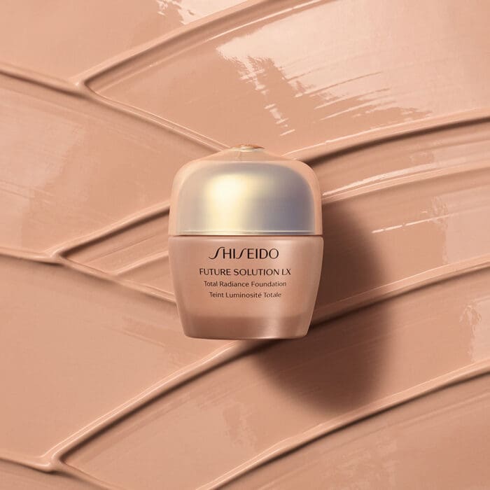 Shiseido Future Solution LX Total Radiance Foundation 30ml - 3 Neutral - Image 2