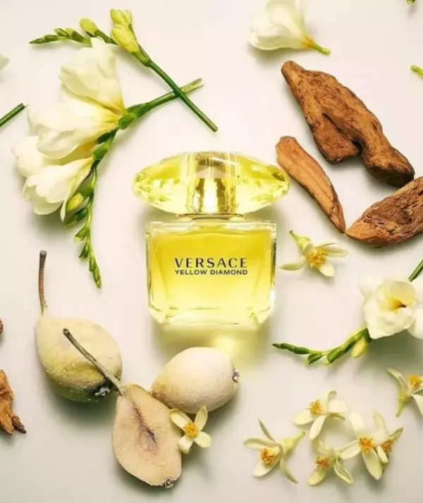 Versace Yellow Diamond Eau de Toilette 90ml Spray - Image 2